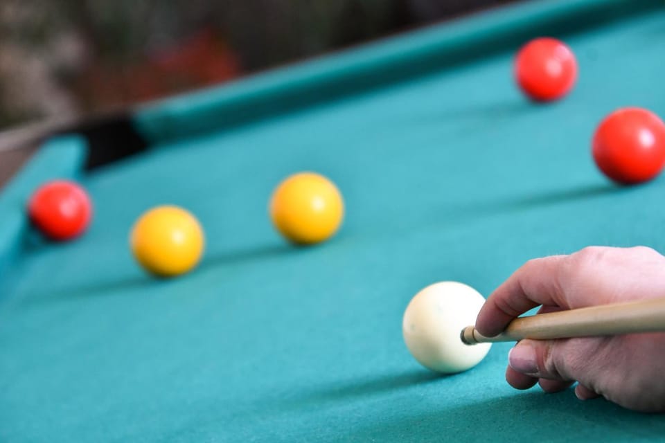 Billiard, Game Room