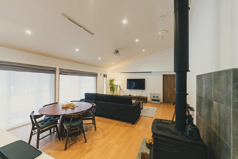 Living room, Seating area, fireplace