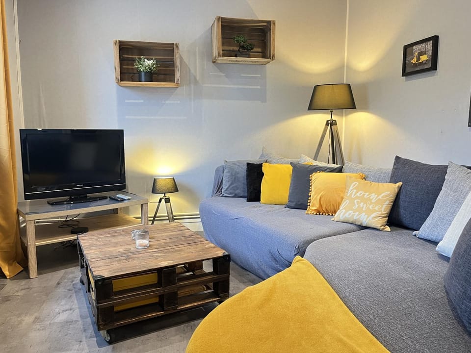 Communal lounge/ TV room, Living room