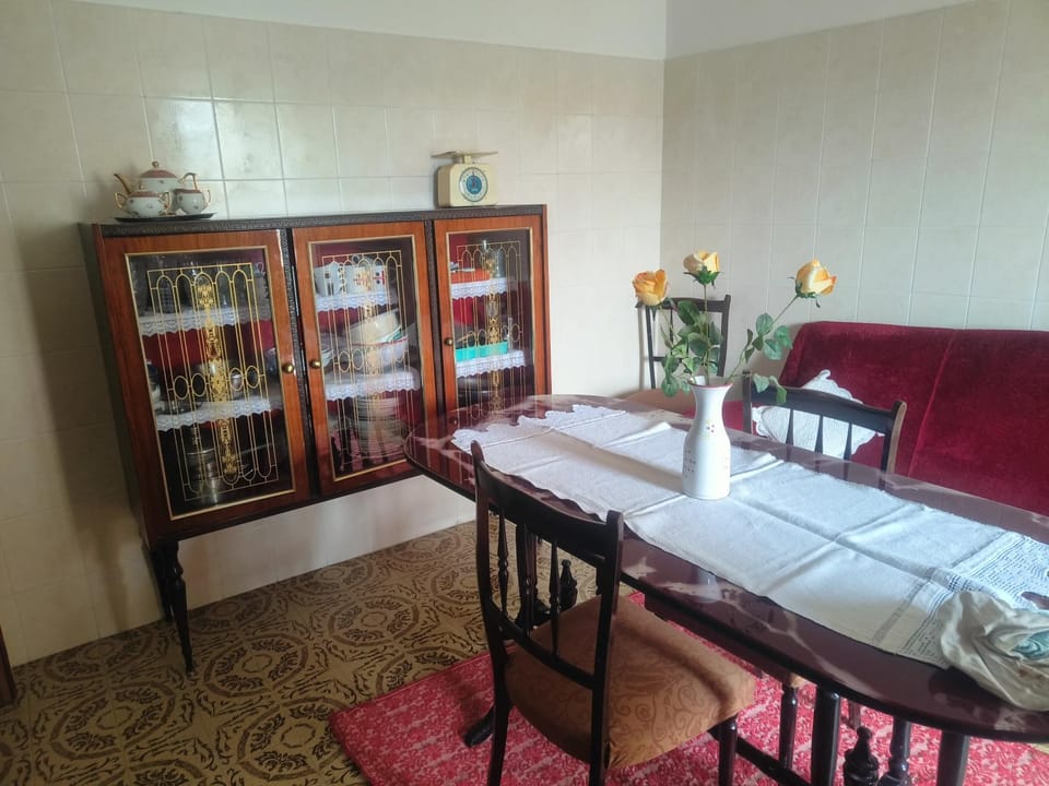 Living room, Photo of the whole room, Seating area, Dining area