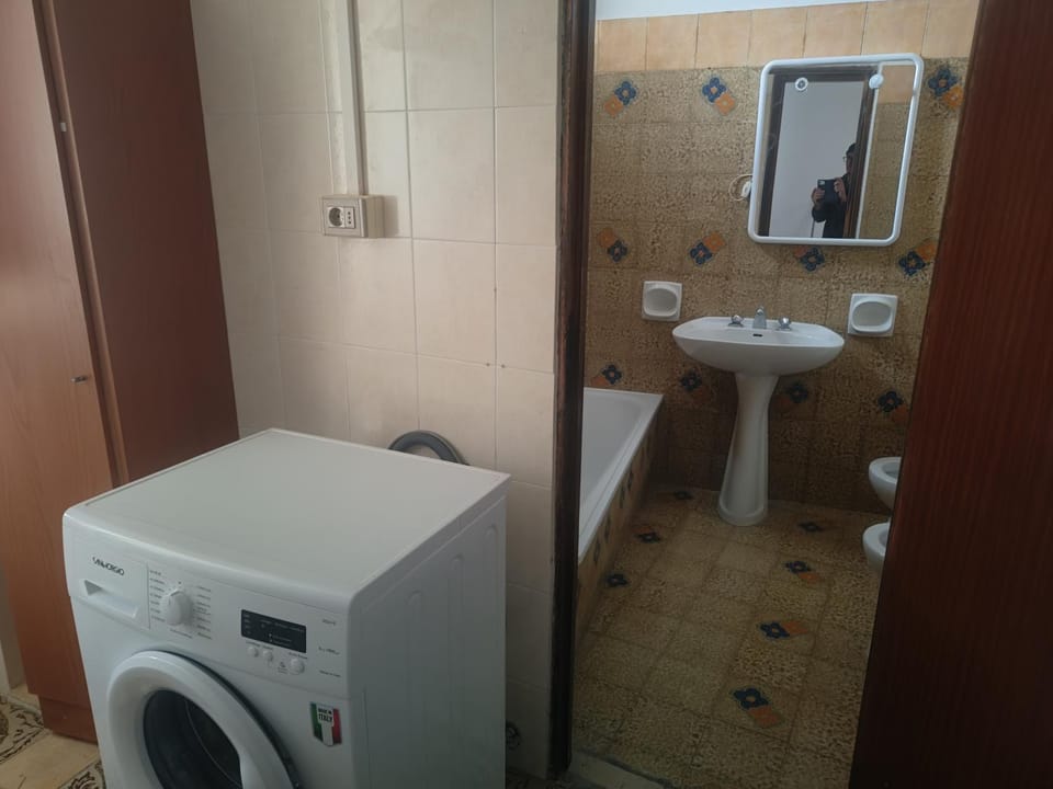 Toilet, Bathroom, washing machine