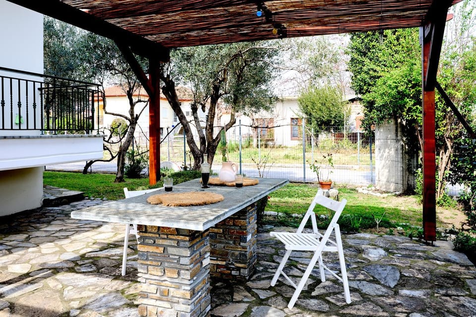 Property building, Garden, Garden view