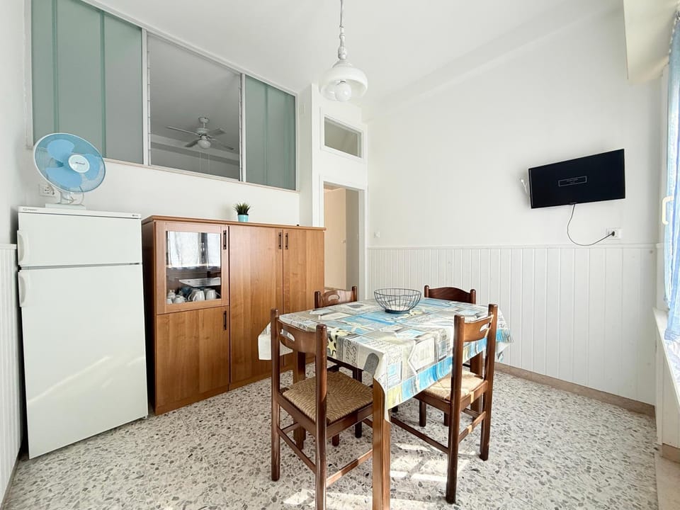 SE232 - Senigallia, trilocale con cortile privato Apartment in Senigallia