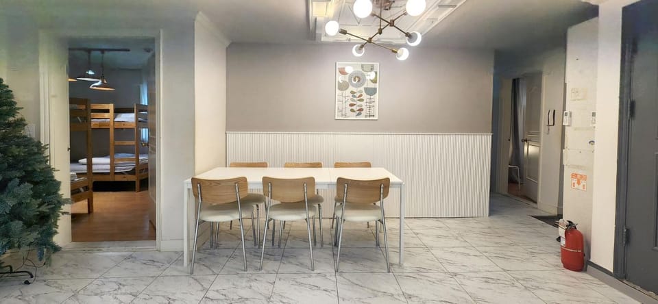 연지 아트하우스 White Linen House Apartment in Seoul