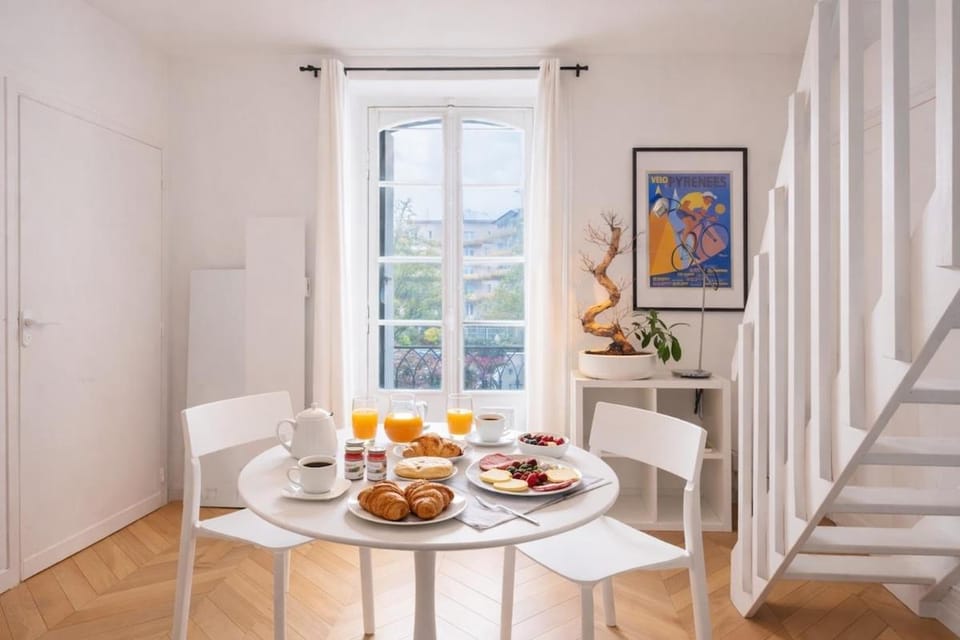 Bright Duplex Train Station & City Center within Walking Distance Quiet Apartment in Rennes