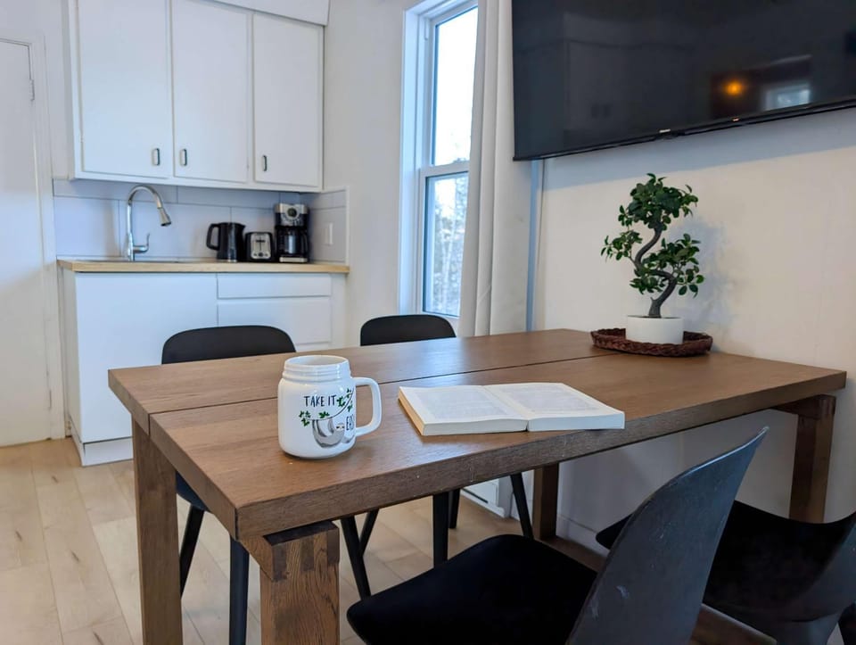 Shack Cozy with Spa near Massif Charlevoix & MSA Chalet in Quebec