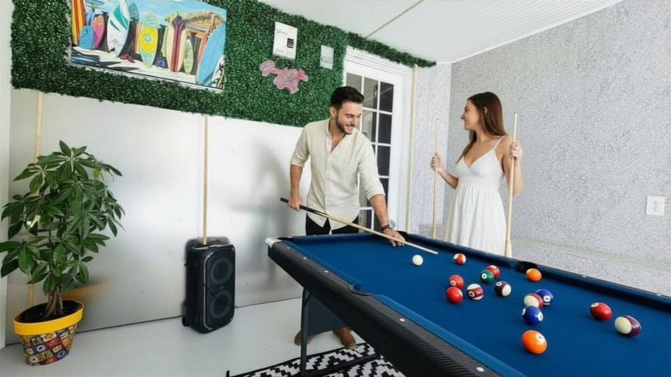 Game Room, Decorative detail, Family