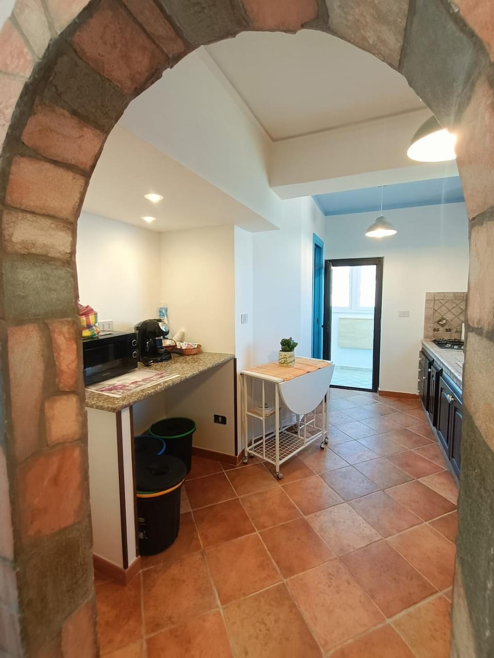 Kitchen or kitchenette, Dining area, stove
