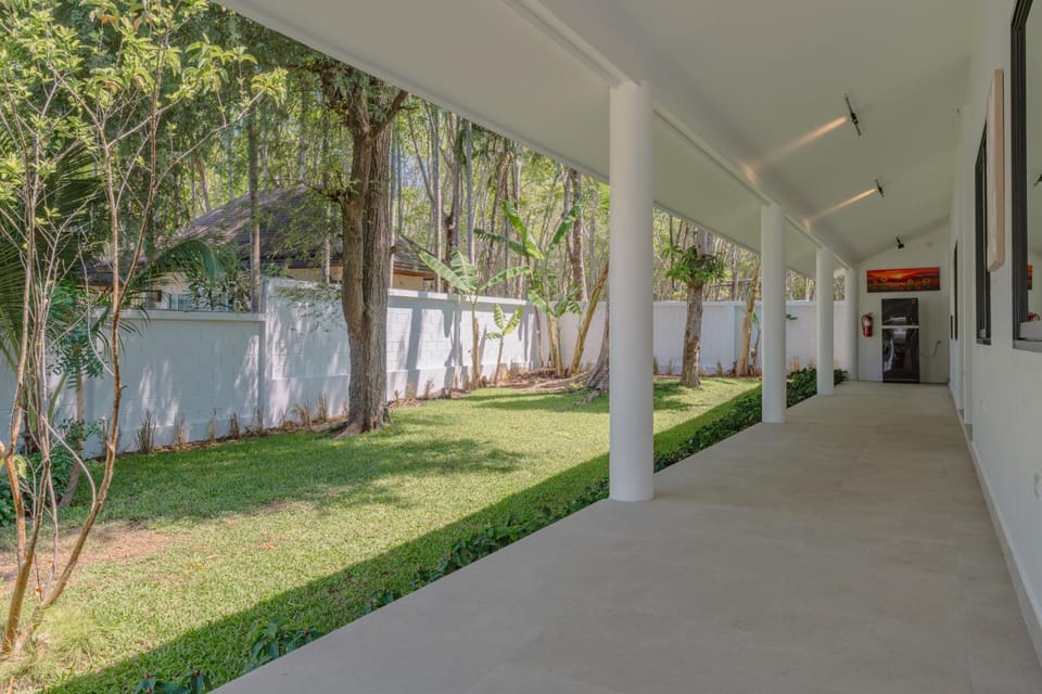 Property building, Garden, Balcony/Terrace, Garden view