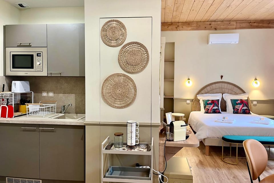 "Mediterranean elegance" in the city center Apartment in Hyères