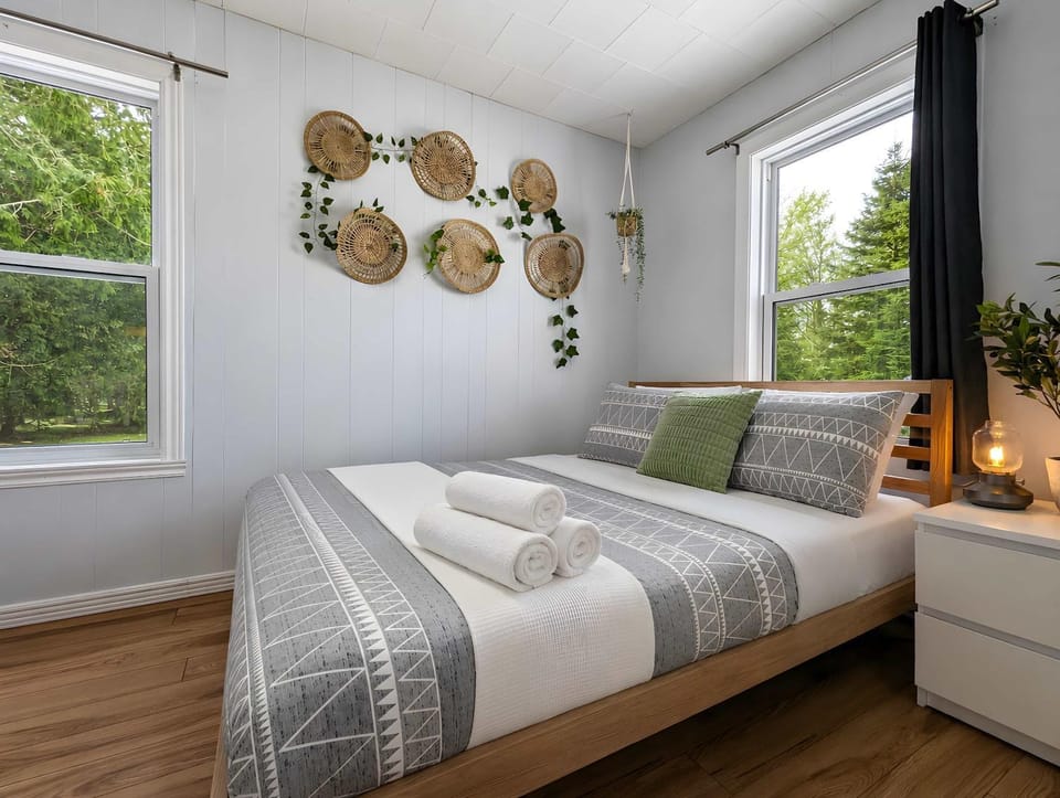 Chalet with Spa in the Forest- Nature Awaits Chalet in Quebec