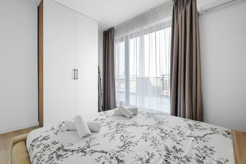 Stylish 2BR w/ Free Parking near Lokomotiv Stadium Apartment in Plovdiv