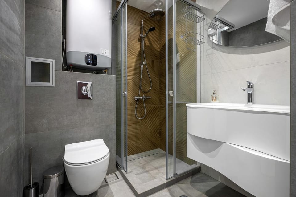 Stylish 2BR w/ Free Parking near Lokomotiv Stadium Apartment in Plovdiv