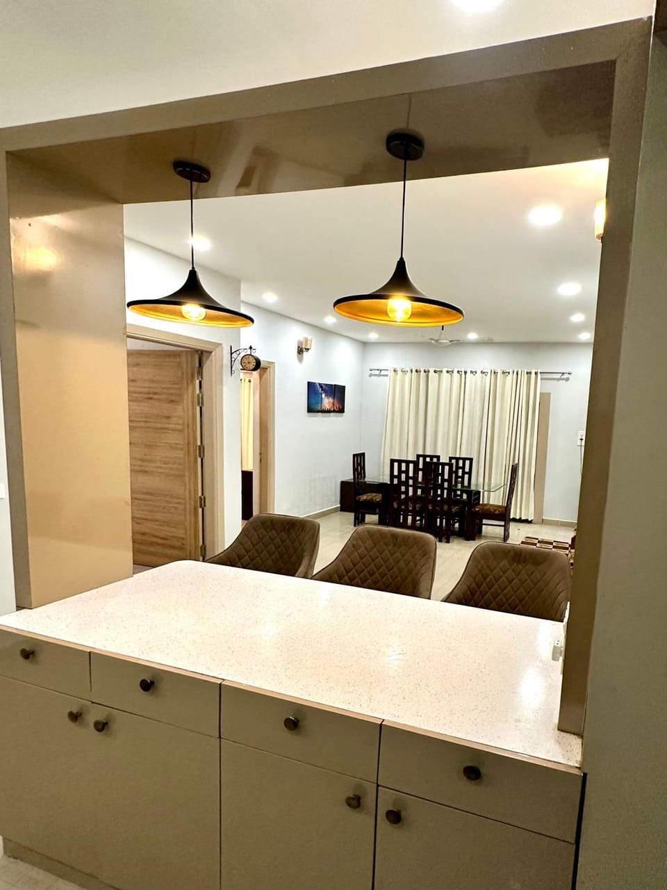 Kitchen or kitchenette, Seating area, Dining area