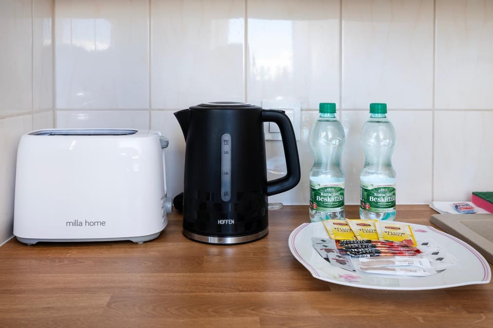 Coffee/tea facilities, Kitchen or kitchenette, Food and drinks, toaster