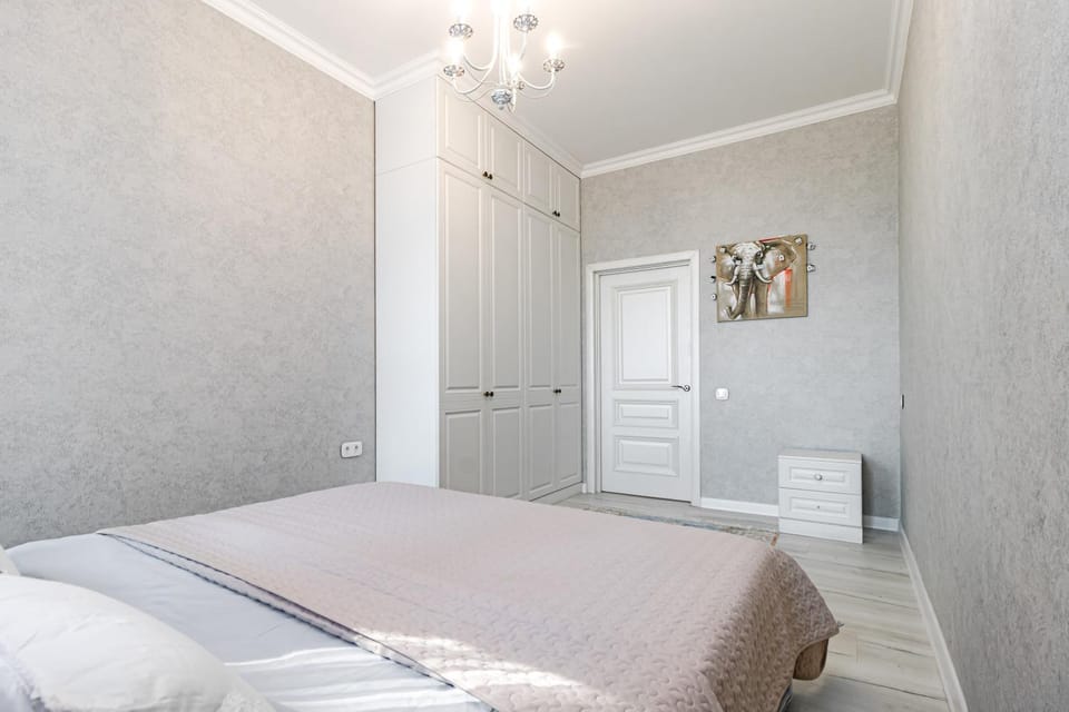Three-room apartment near the Botanical Garden Apartment in Kazakhstan