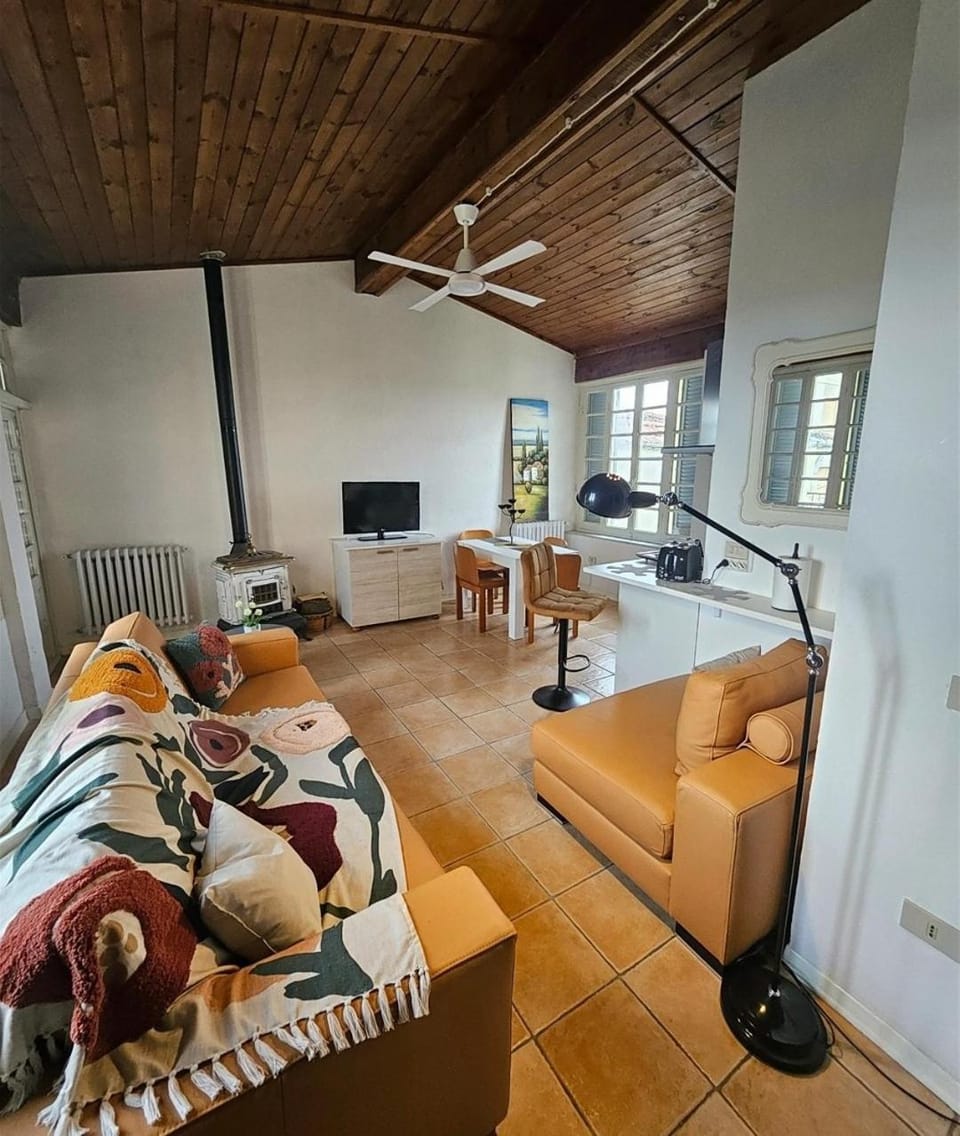 Apricot Tree Loft Apartment in Piedmont