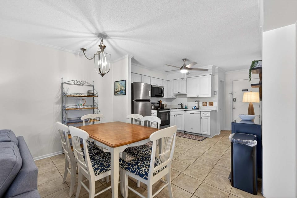 Tennis Villa G6 - 2BR Beach Retreat Walk to Beach Apartment in Hilton Head Island
