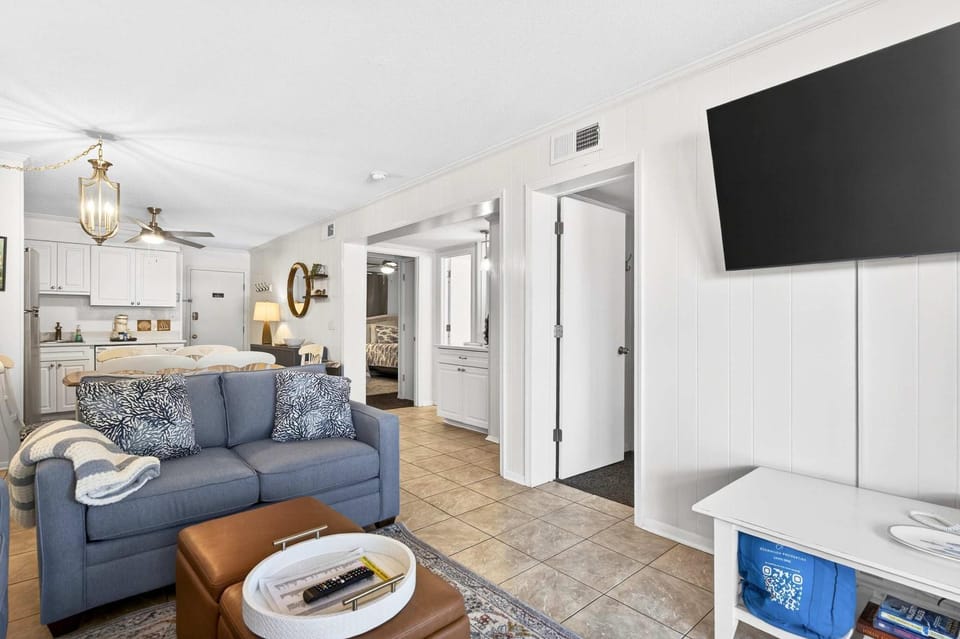 Tennis Villa G6 - 2BR Beach Retreat Walk to Beach Apartment in Hilton Head Island