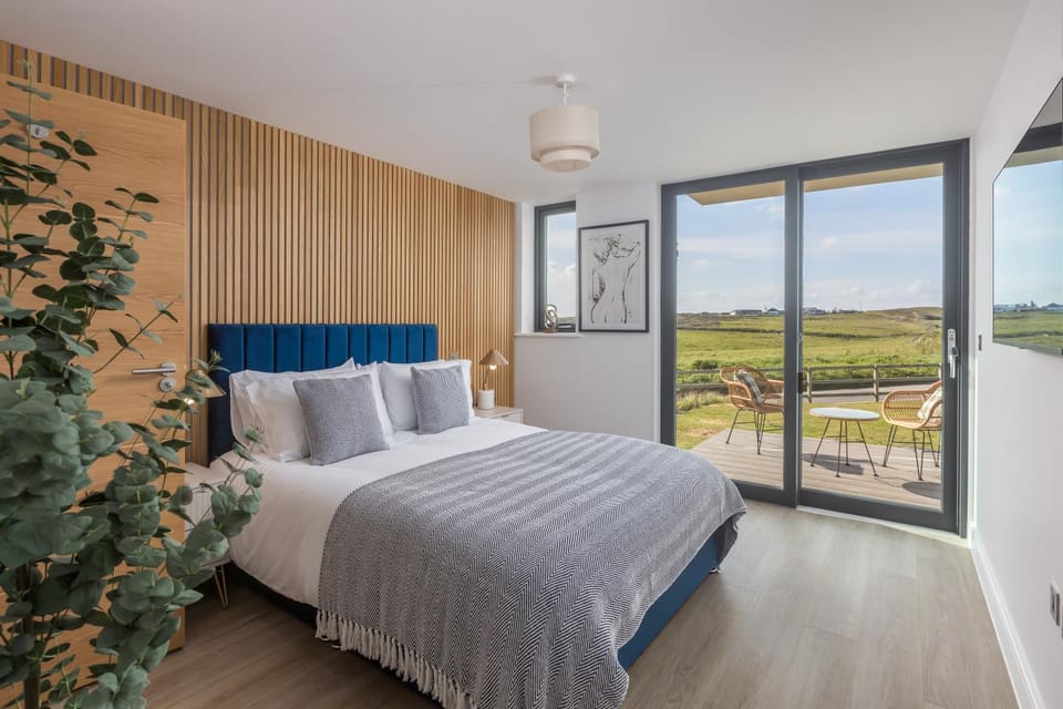 Luxury Sea View Apartments in Bude with Garden, Sleep 6 Apartment in England
