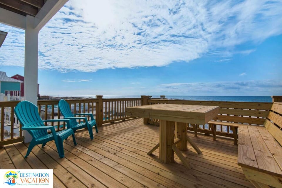 10BR Beachfront Paradise Perfect for Large Groups Apartment in West Beach