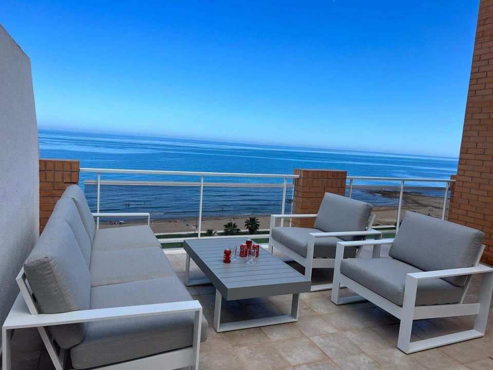 Magnifique appartement, 1 ère ligne, vue mer, Apartment in Valencian Community