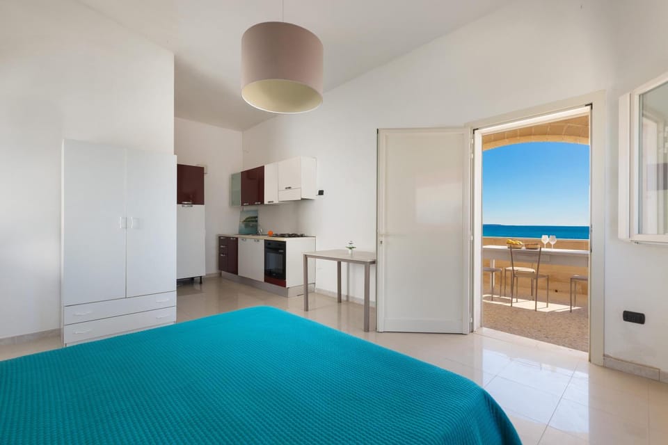 Kitchen or kitchenette, Bedroom