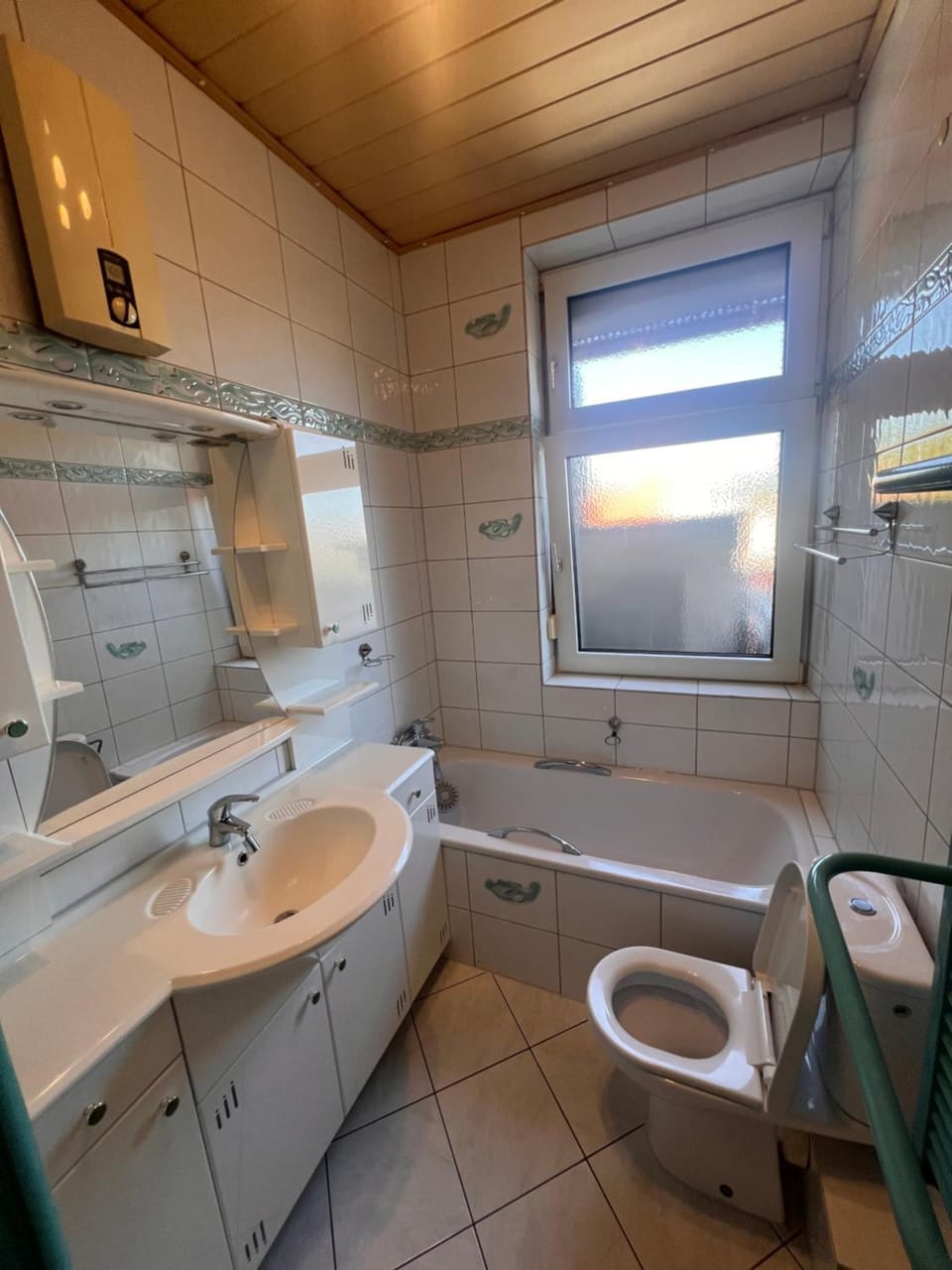 Shower, Toilet, Bathroom, Bath