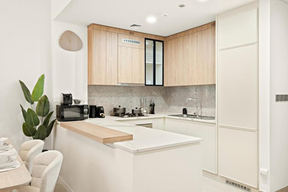 FIRST CLASS 1BR Haven Near Global Village Apartment in Dubai
