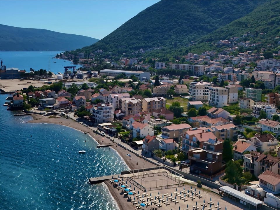 Bird's eye view, Sea view