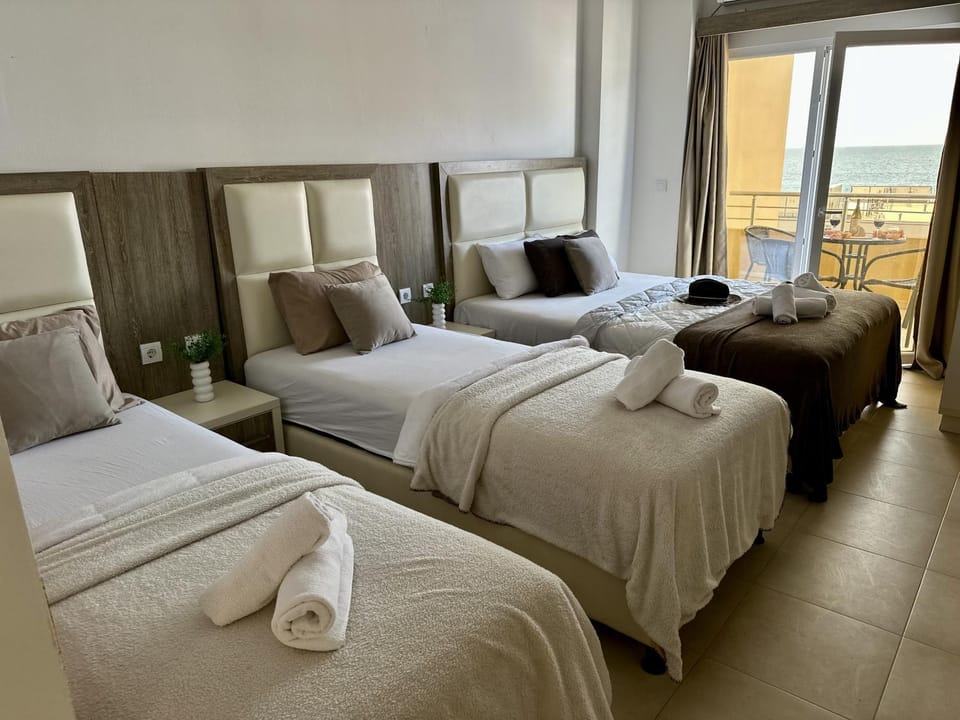 Bed, Natural landscape, Photo of the whole room, Bedroom, towels