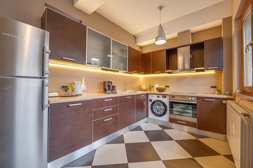 Kitchen or kitchenette, dryer