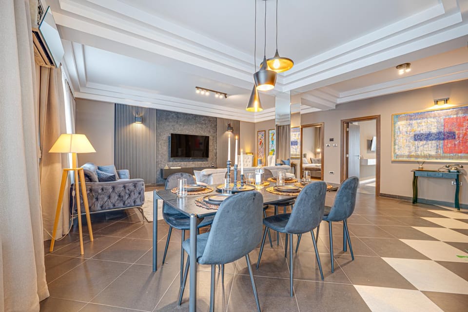 Communal lounge/ TV room, TV and multimedia, Living room, Dining area