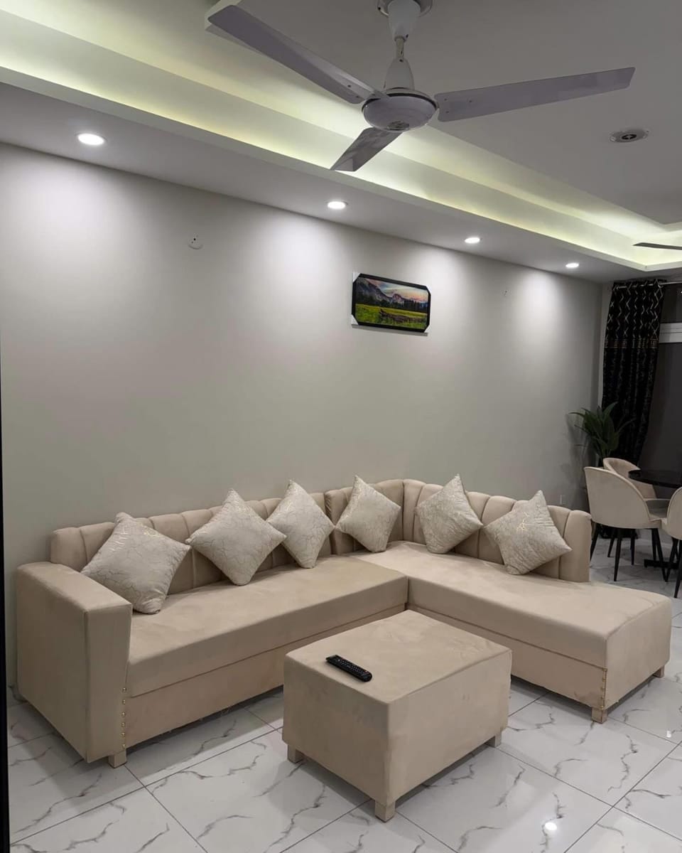 Elite corners hosting Apartment in Islamabad