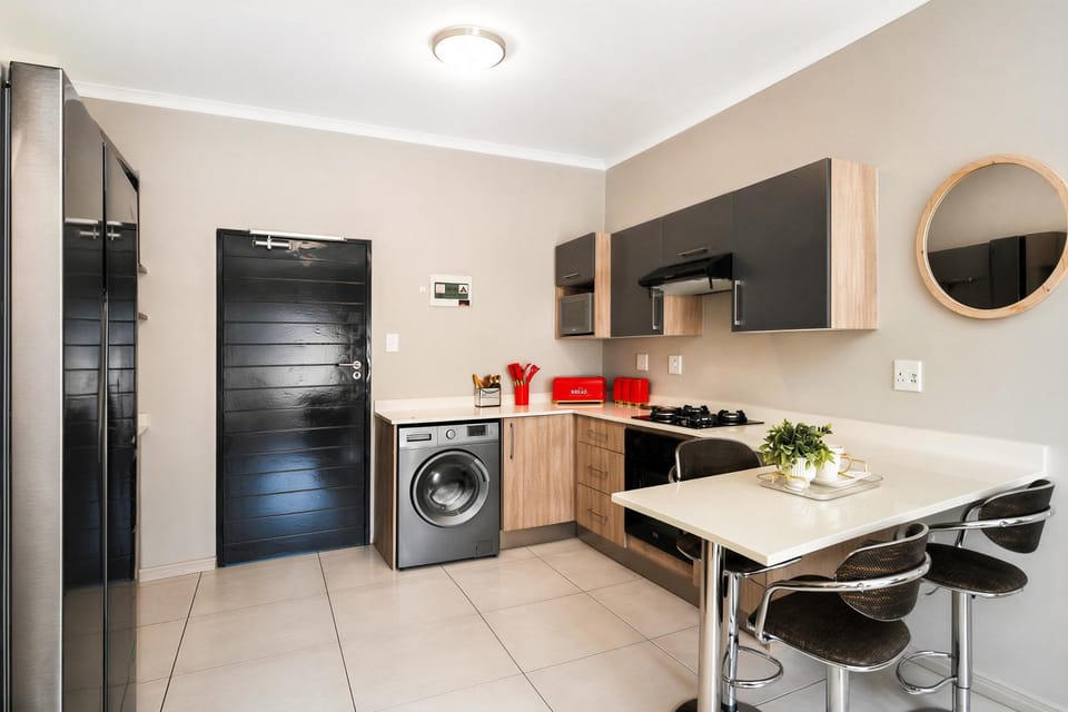 Happiness Retreat Stays -Midrand Apartment in Gauteng