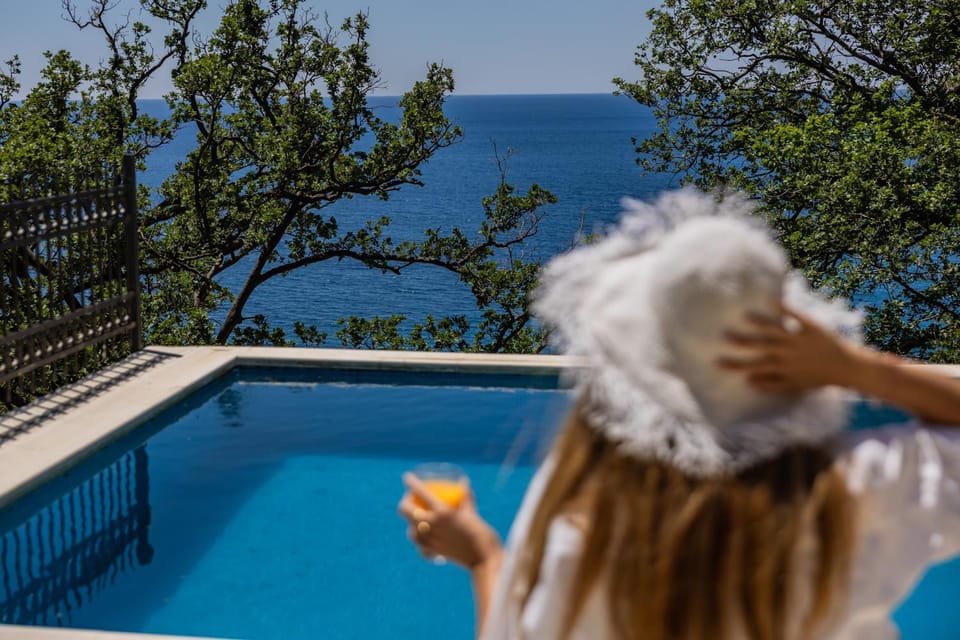 Pool view, Sea view, Swimming pool