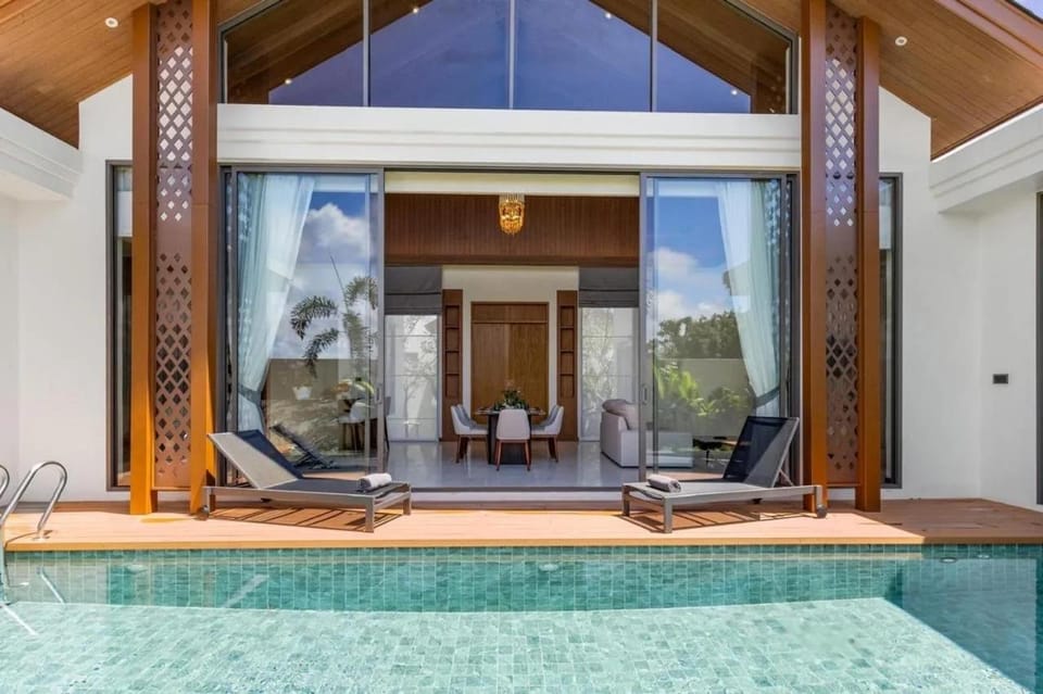 Pool view, Swimming pool