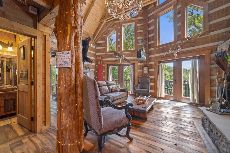 Tranquility Cove Lodge House in Douglas Lake