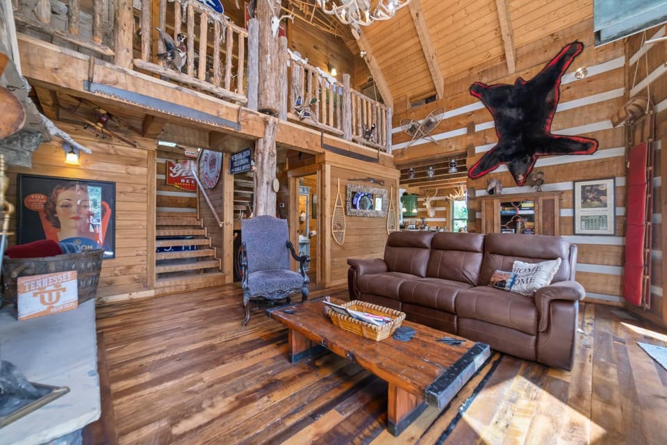 Tranquility Cove Lodge House in Douglas Lake
