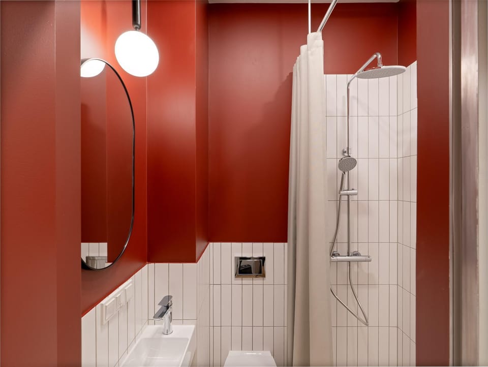 Shower, Bathroom, towels