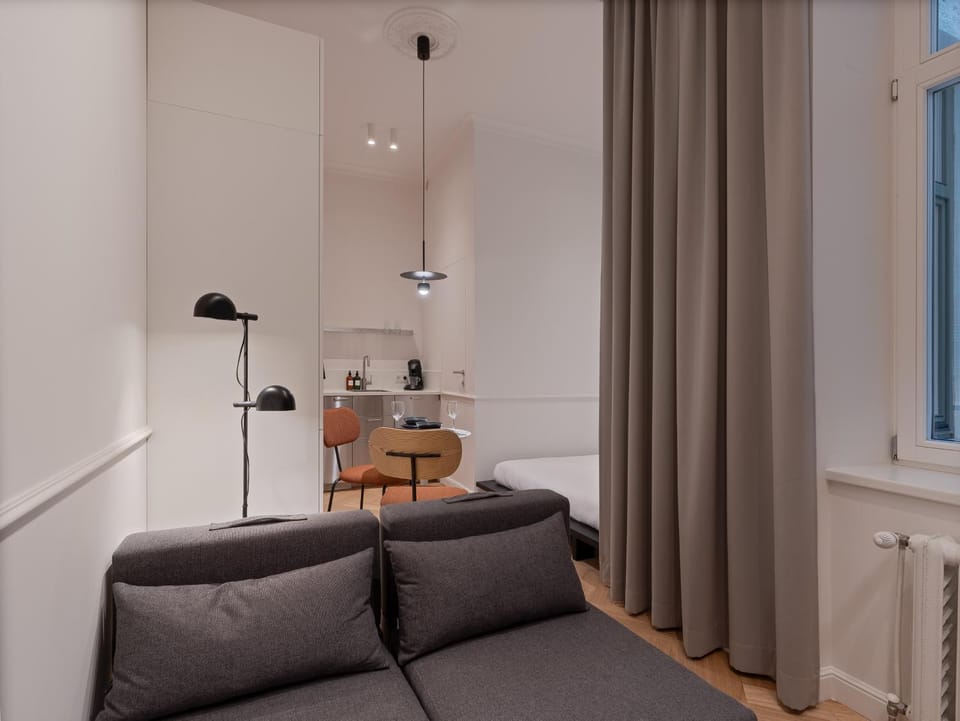 Bed, Kitchen or kitchenette, Photo of the whole room, Seating area, Dining area, Bedroom