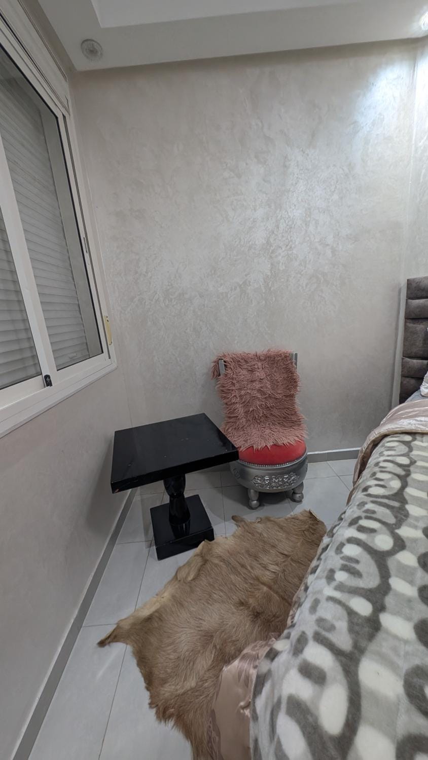 Bed, Photo of the whole room, Seating area, Bedroom