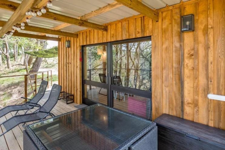 Patio, Balcony/Terrace