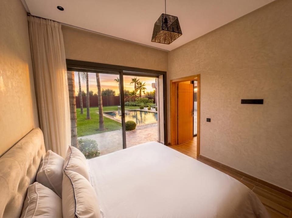 View (from property/room), Bedroom, Pool view