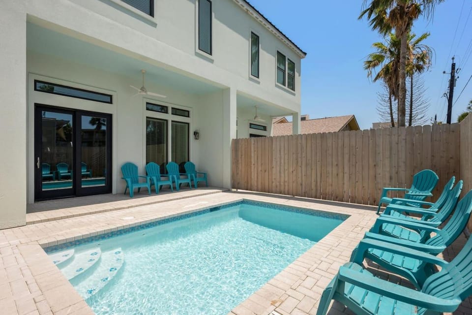 Seating area, Swimming pool