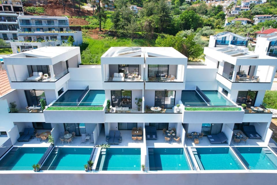 Property building, Swimming pool