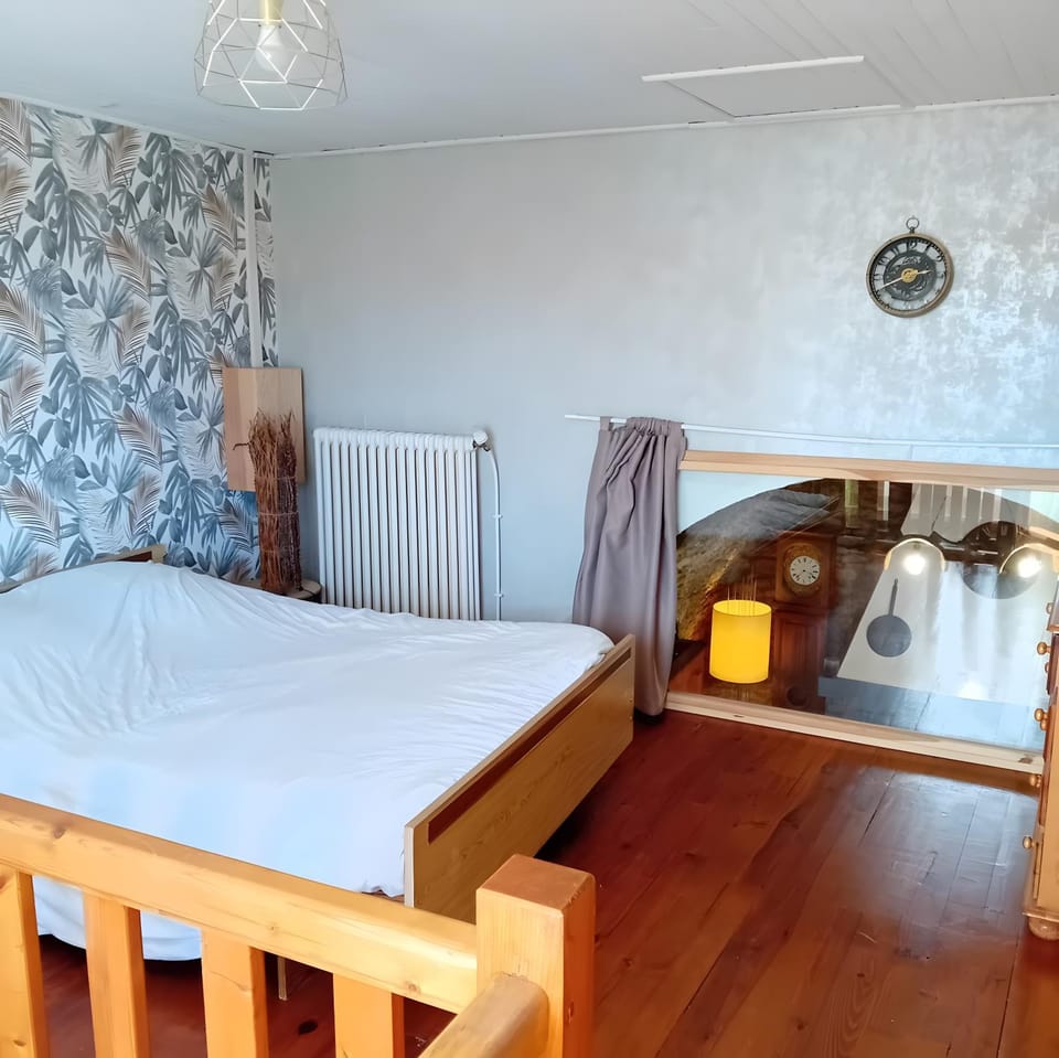 Living room, Bedroom
