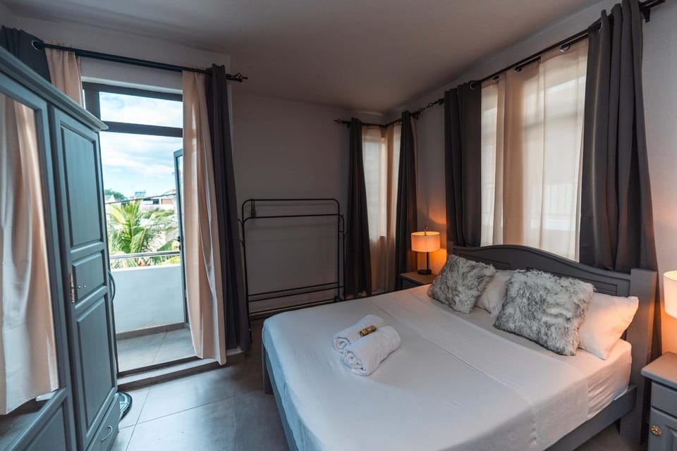 Apt in the Heart of Grand Bay 2 Min to Beach - RCN4 Apartment in Grand Baie