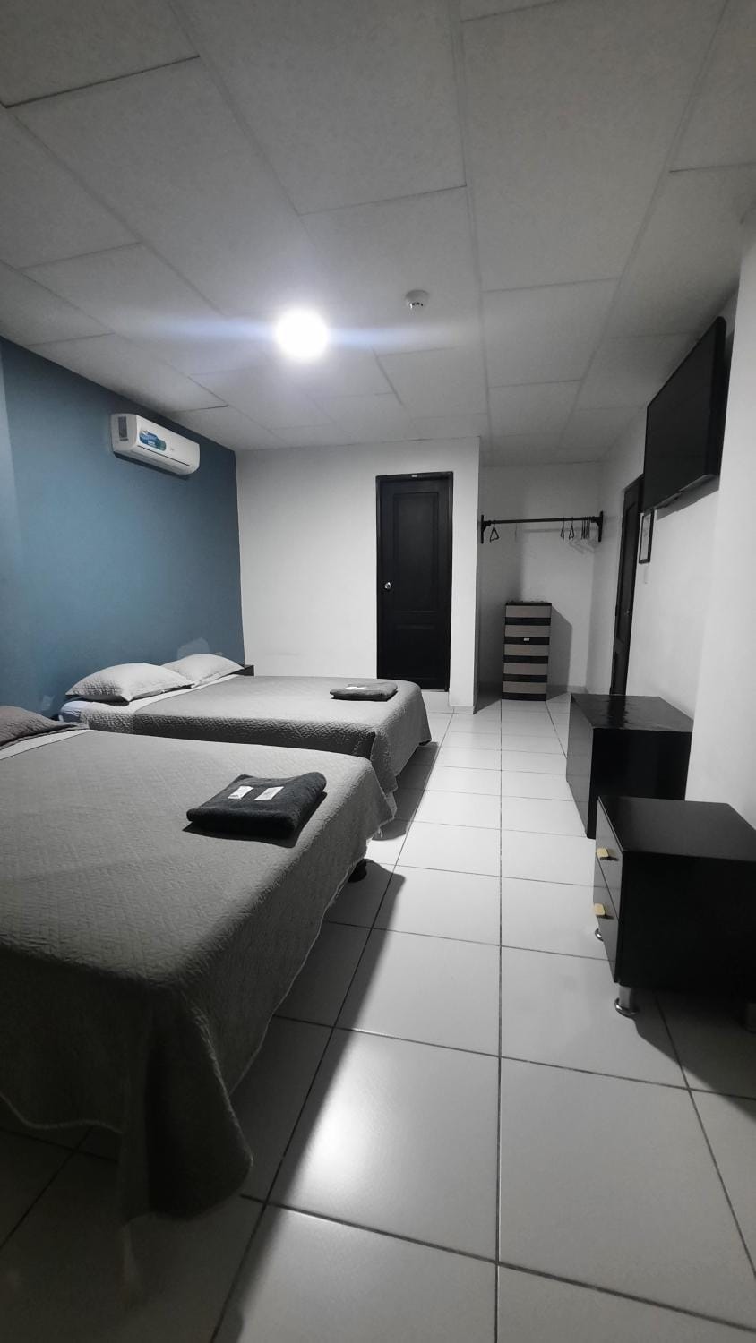 Bed, Photo of the whole room, Bedroom, air conditioner