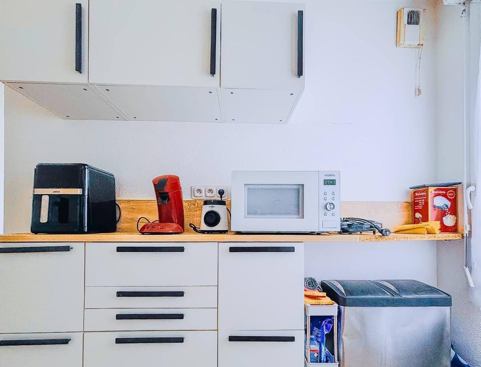 microwave, minibar, stove